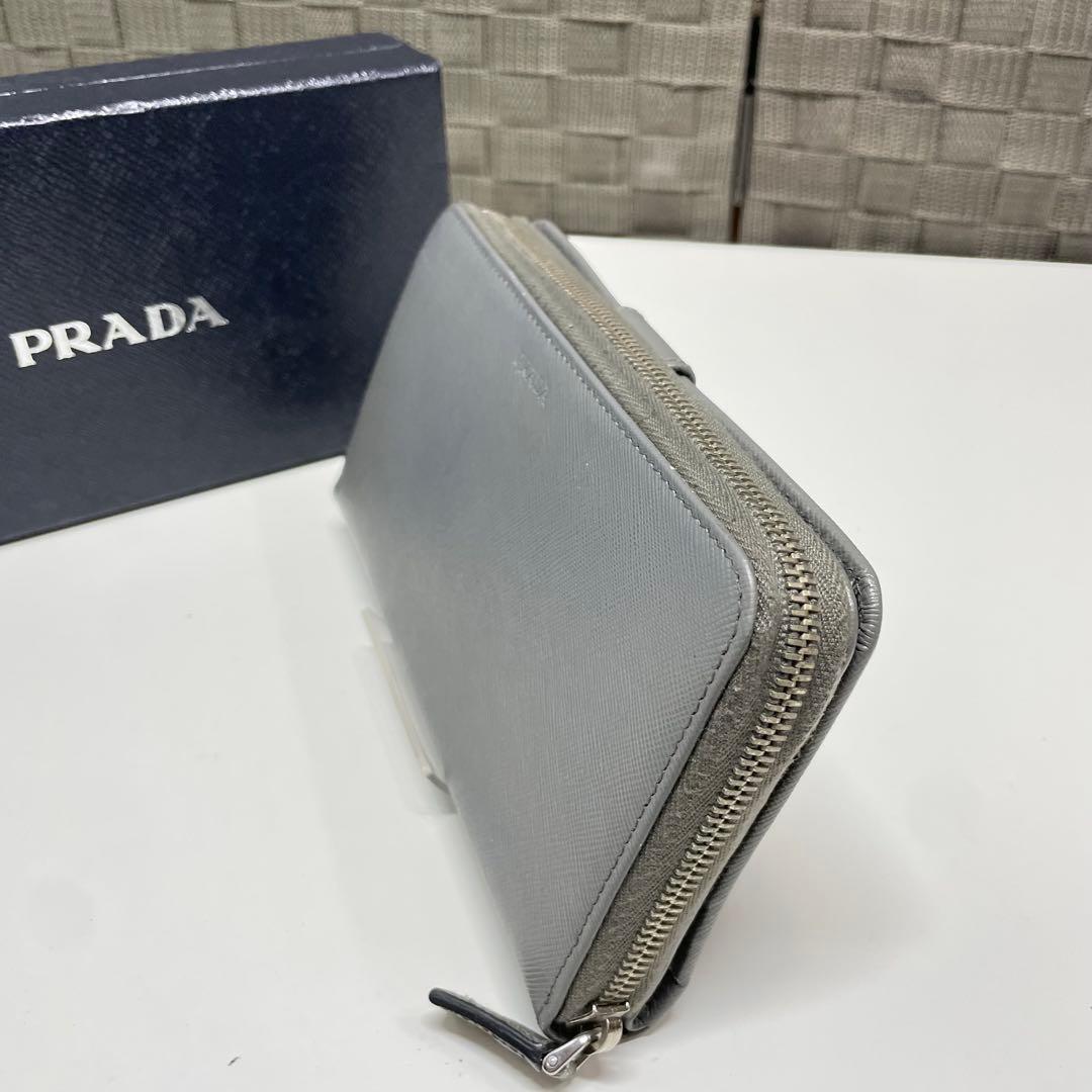 ぴ*あ様 PRADA グレー サフィアーノレザー 長財布