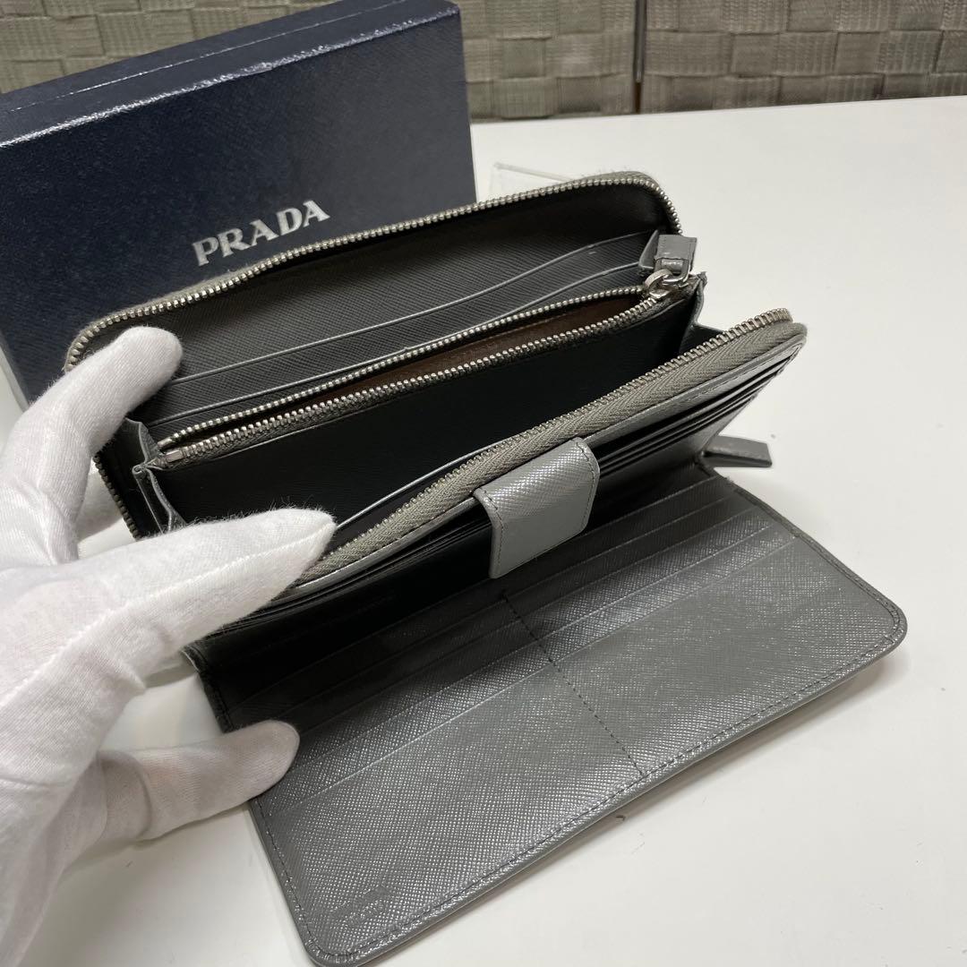 ぴ*あ様 PRADA グレー サフィアーノレザー 長財布