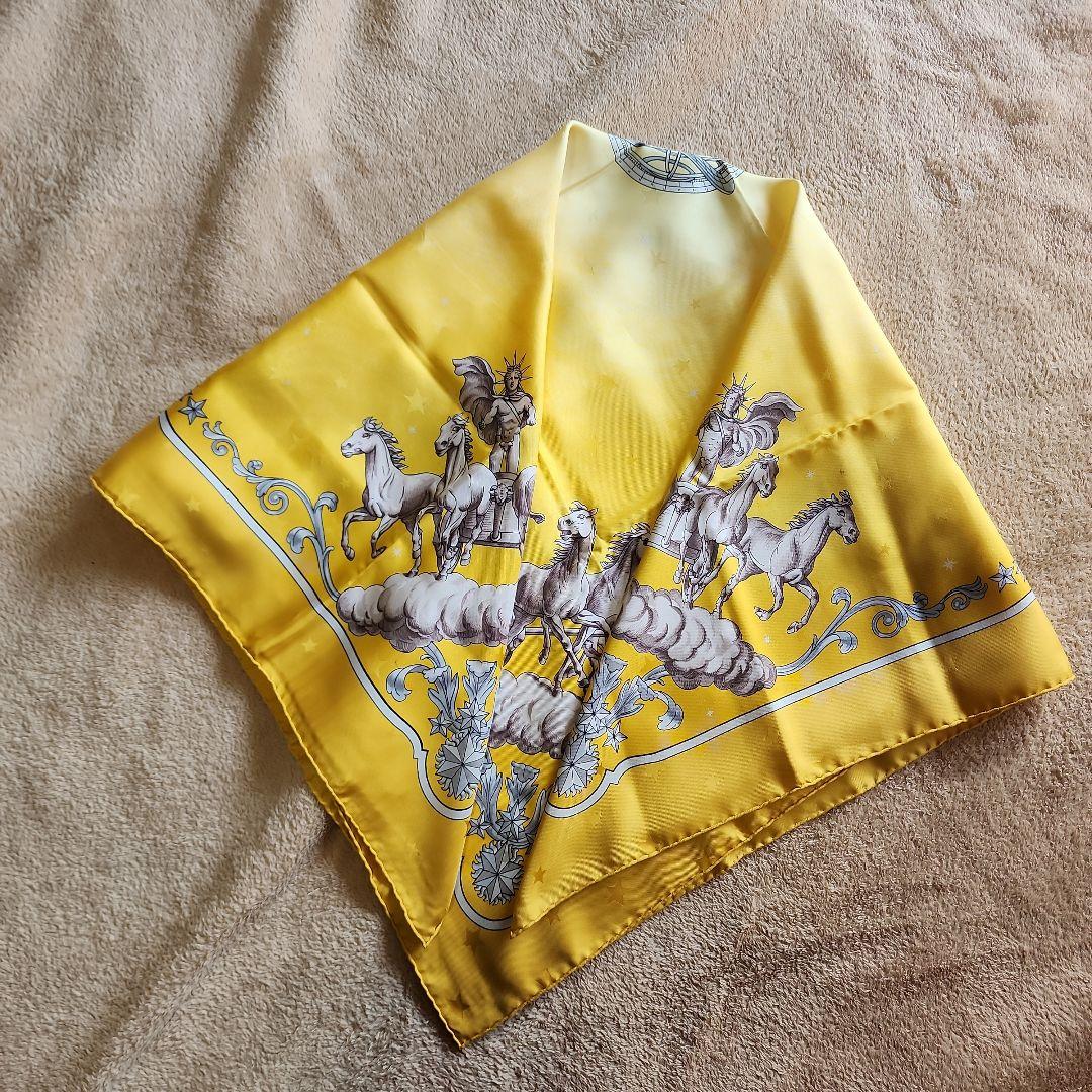 【HERMES】カレ90 宇宙観 シルクスカーフ エルメス イエロー