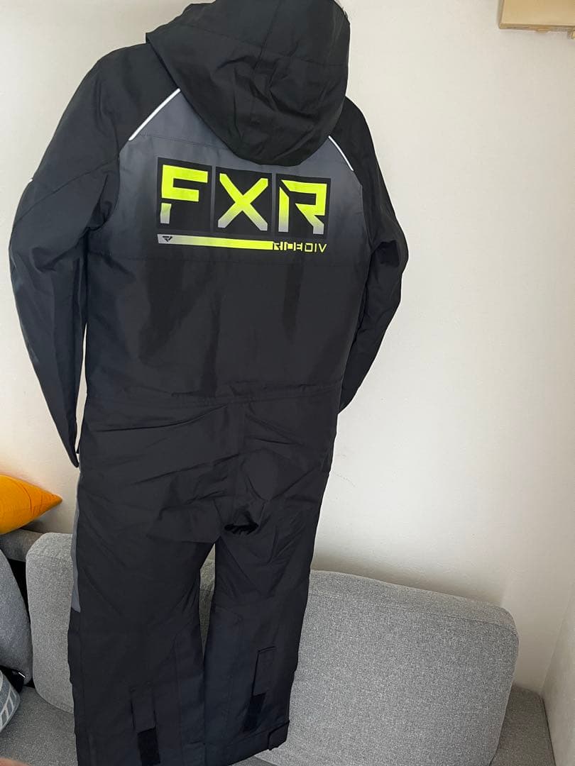 FXR スノーモービル シェル ワンピース ウェア ブラック　イエロー　人気色
