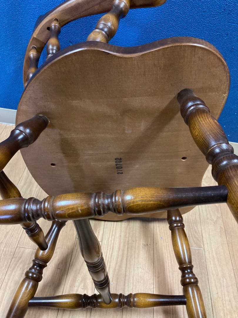 キツツキ　アンティーク調　チェア　ヴィンテージ　ダイニングチェア　アームチェア