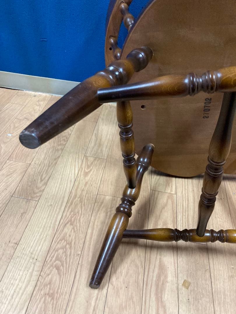 キツツキ　アンティーク調　チェア　ヴィンテージ　ダイニングチェア　アームチェア