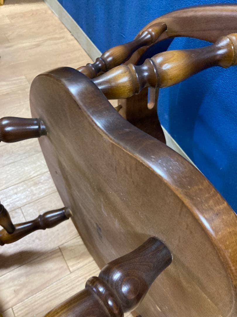 キツツキ　アンティーク調　チェア　ヴィンテージ　ダイニングチェア　アームチェア