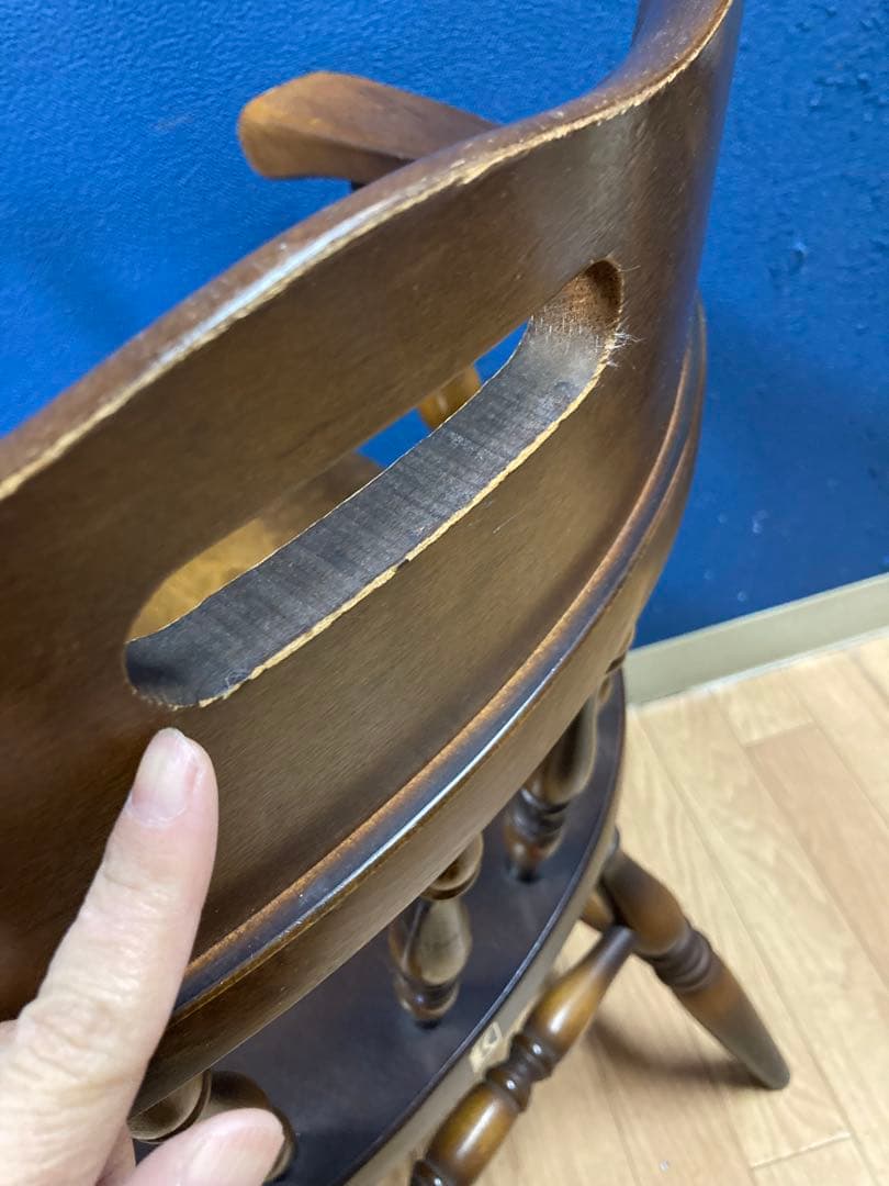 キツツキ　アンティーク調　チェア　ヴィンテージ　ダイニングチェア　アームチェア