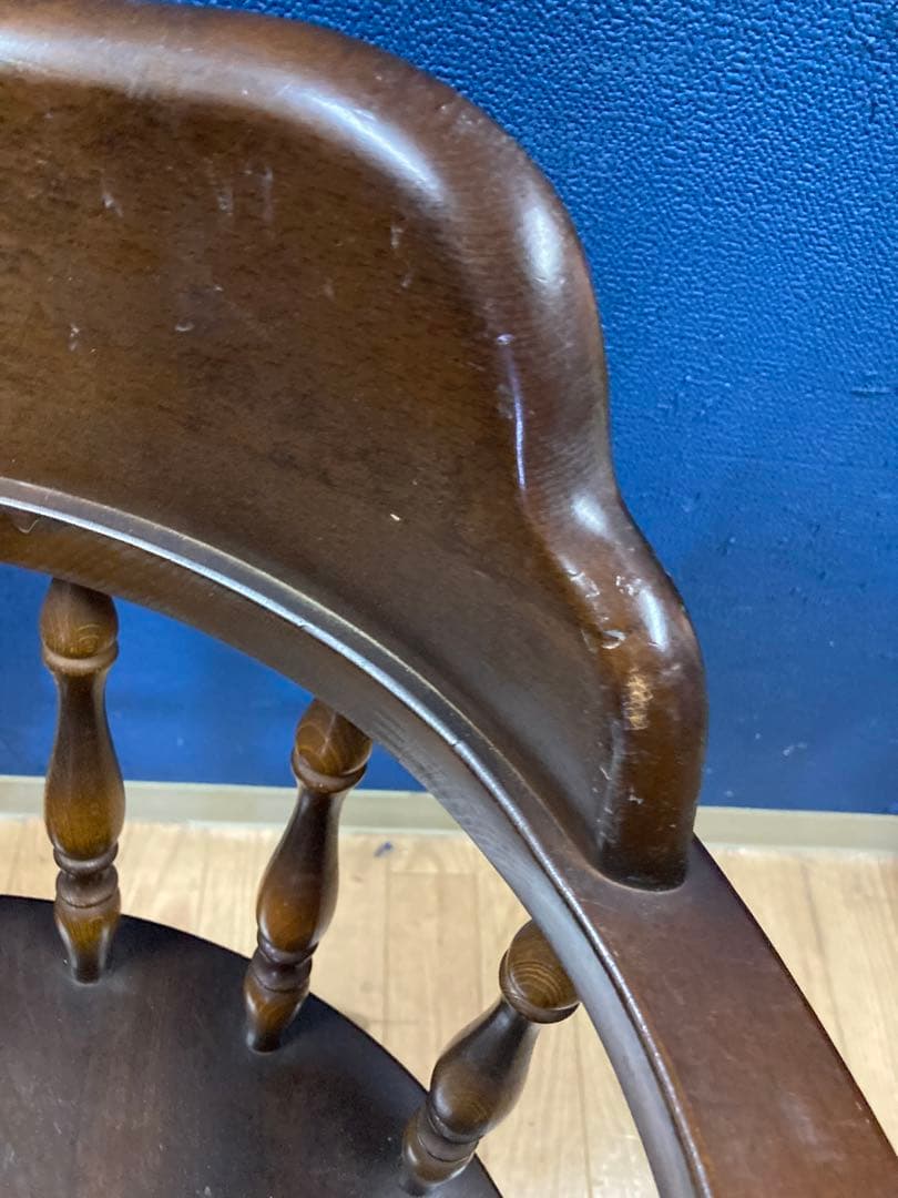 キツツキ　アンティーク調　チェア　ヴィンテージ　ダイニングチェア　アームチェア