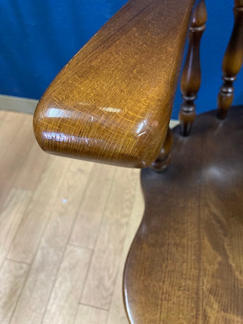 キツツキ　アンティーク調　チェア　ヴィンテージ　ダイニングチェア　アームチェア