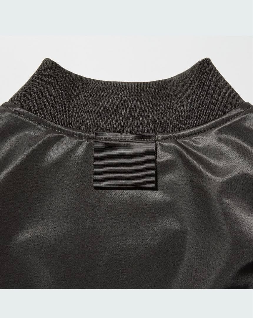 【極美品】UNIQLO +Jハイブリッドダウンオーバーサイズ　黒