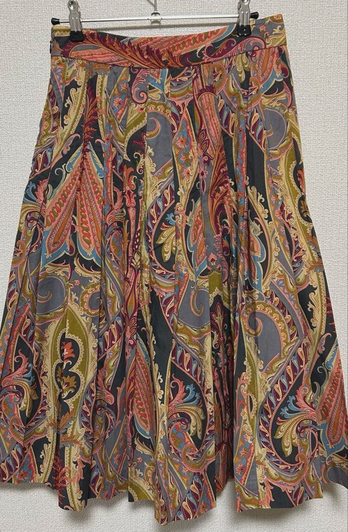 お値下げしました！マーガレットハウエル ペイズリー柄 プリーツスカート サイズⅡ