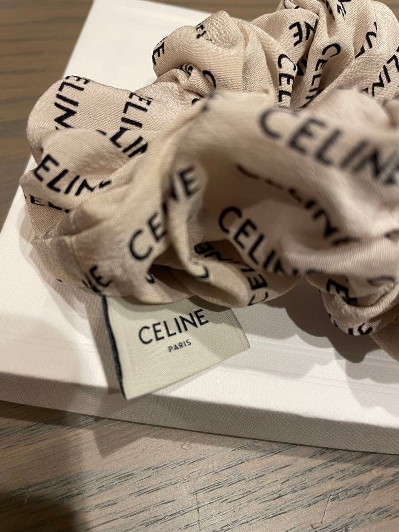 【本日限定SALE】試着のみ⭐️CELINE シュシュ ベージュ