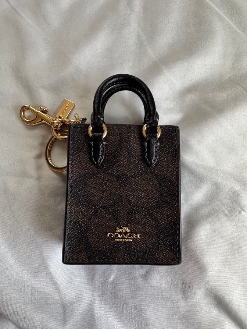 COACH ミニトート型レザーキーホルダー