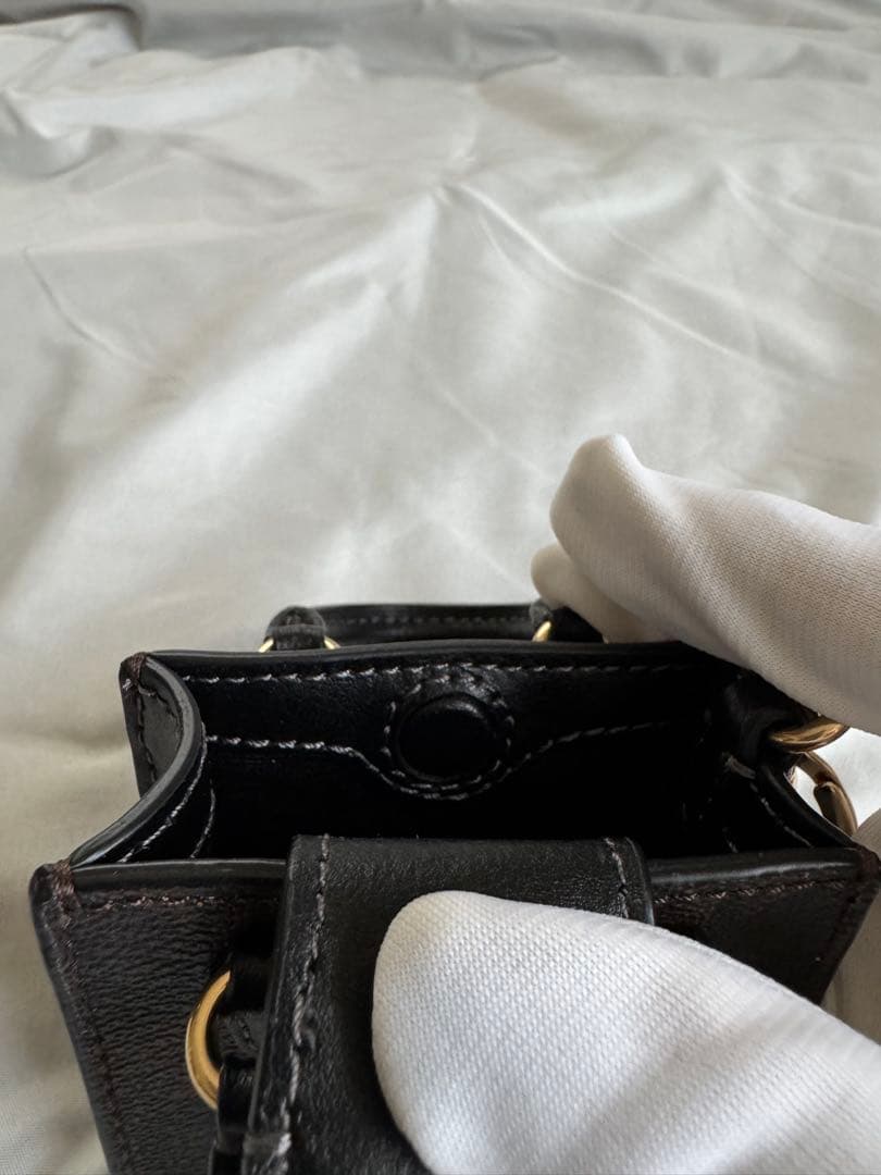 COACH ミニトート型レザーキーホルダー