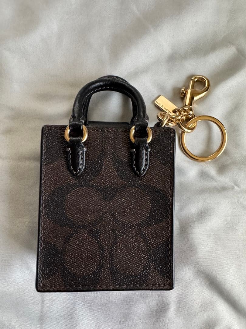 COACH ミニトート型レザーキーホルダー