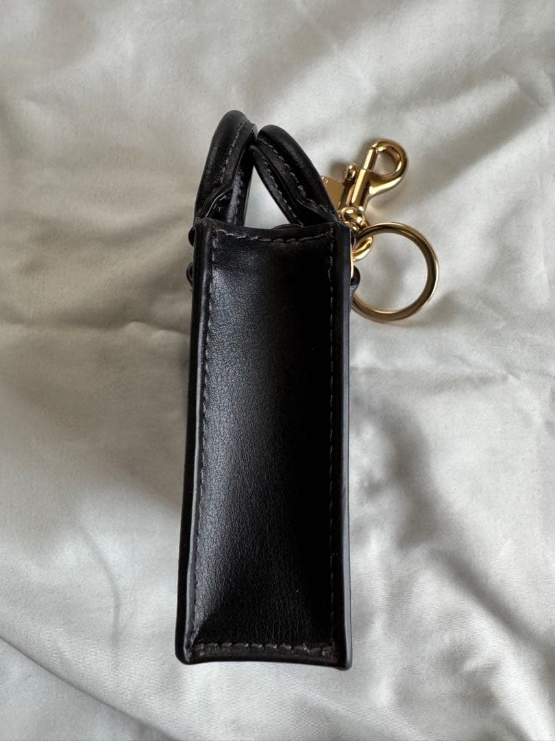 COACH ミニトート型レザーキーホルダー