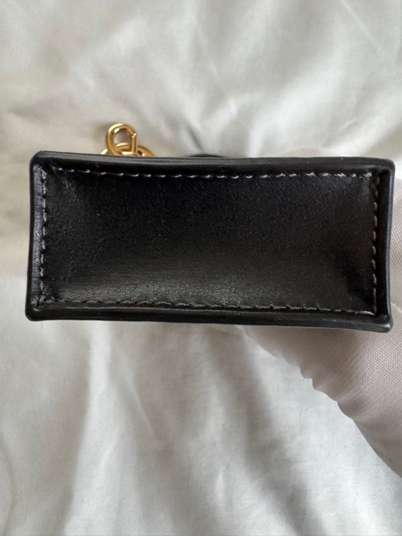 COACH ミニトート型レザーキーホルダー