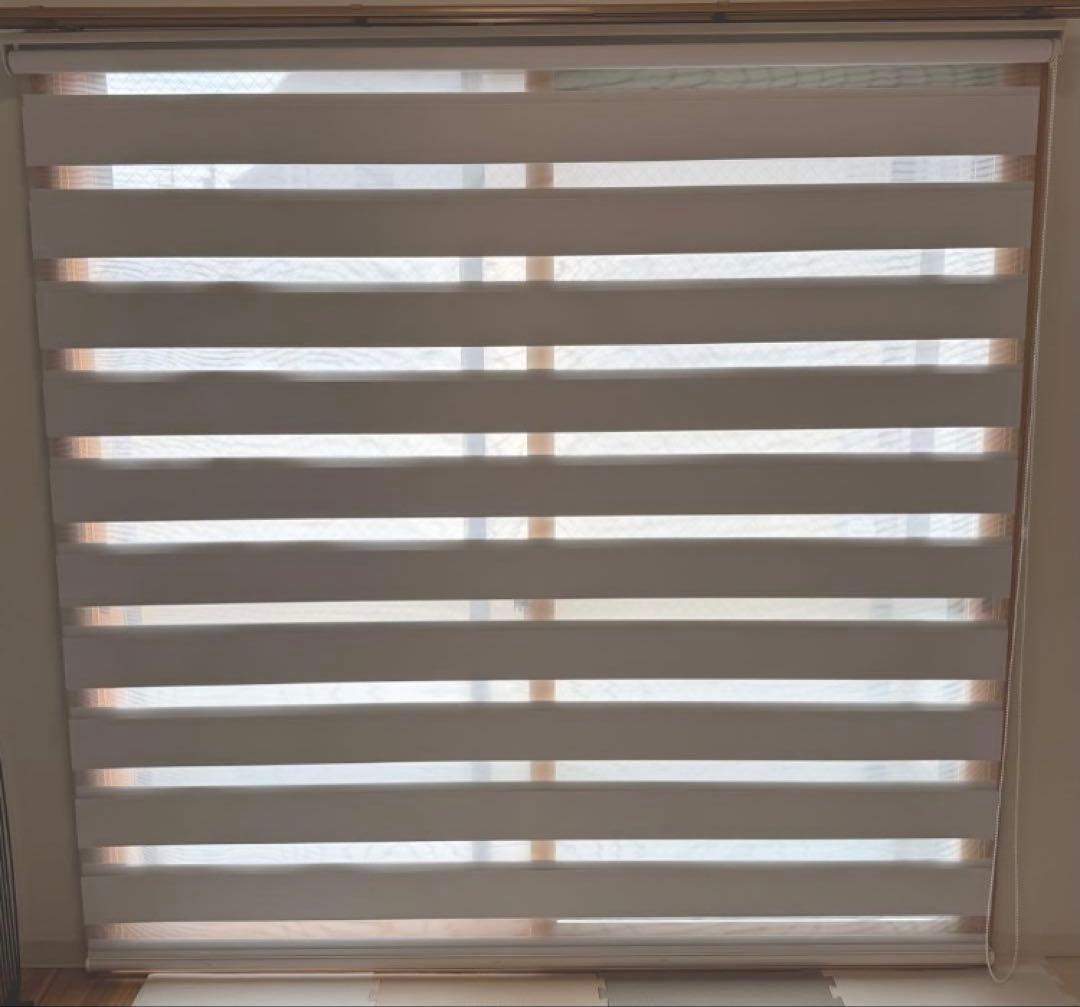 調光ロールスクリーン ロールカーテン ホワイト お洒落 シンプル 調光自在