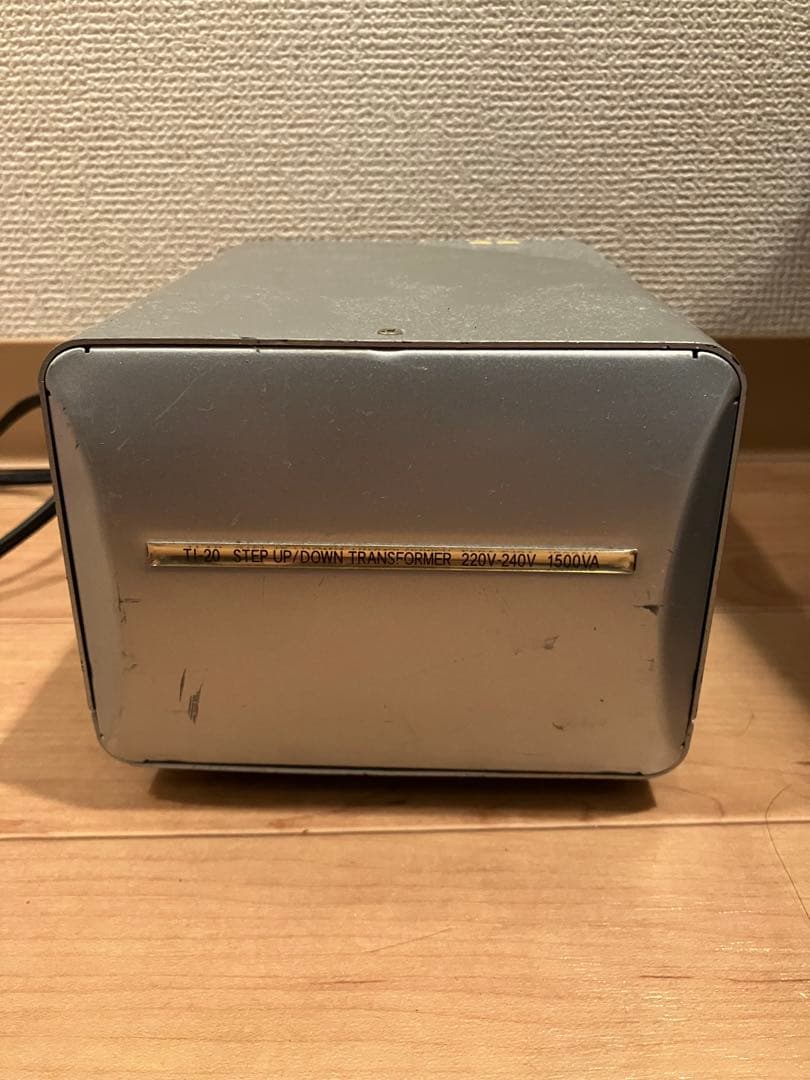 TI-20 カシムラ　変圧器 100V/220〜240V 1500VA