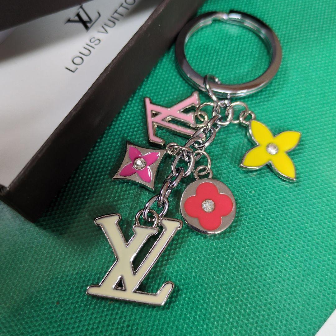 ＬＶ✨ロゴチャーム✨キーホルダー・キーリングノベルティ新品未使用