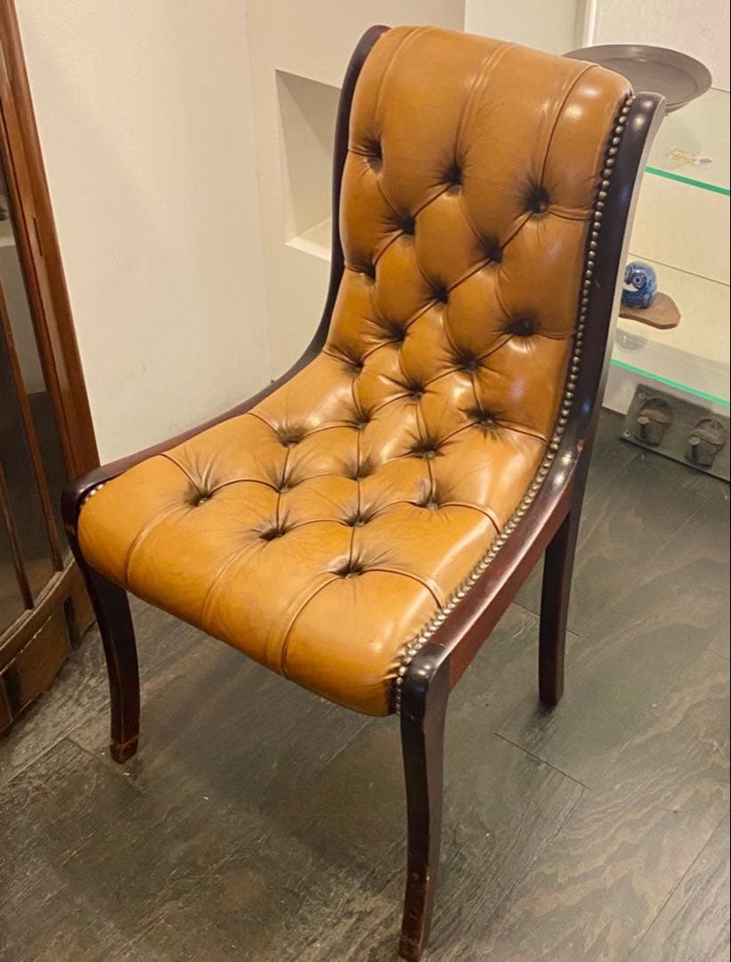 アンティークチェアー② レザー ボタン留め 2月20日から3月10日の間に発送