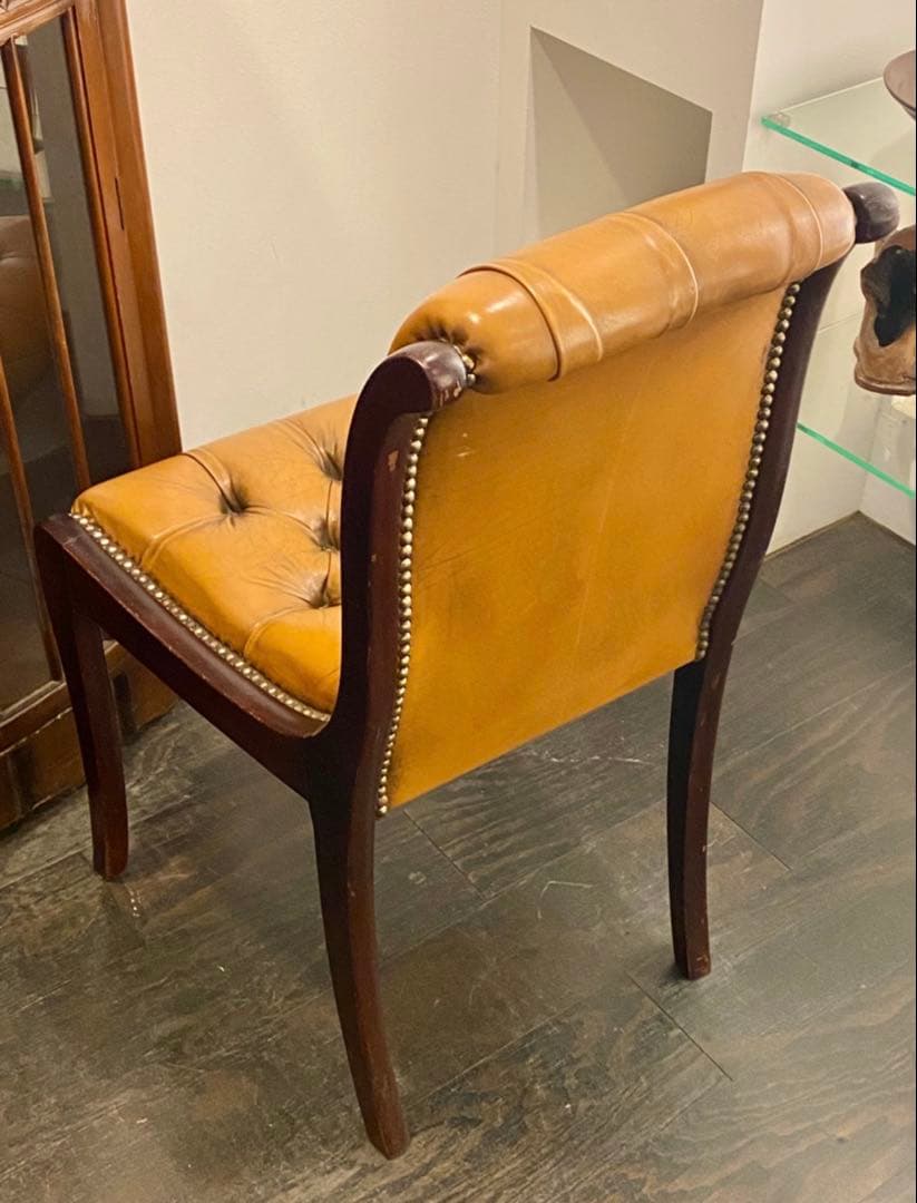 アンティークチェアー② レザー ボタン留め 2月20日から3月10日の間に発送