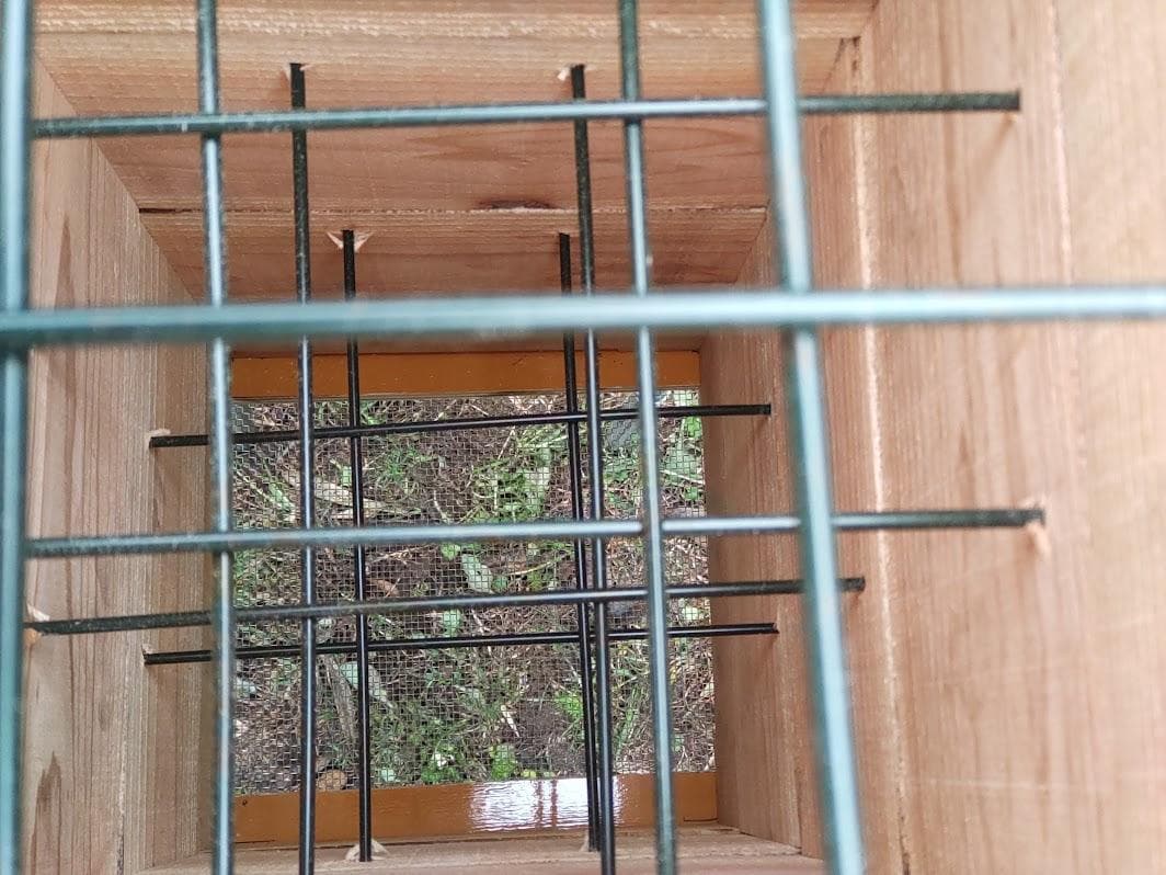 日本蜜蜂 重箱式巣箱4段 スライド底板 付巣門台座　スノコ付き　セット割有