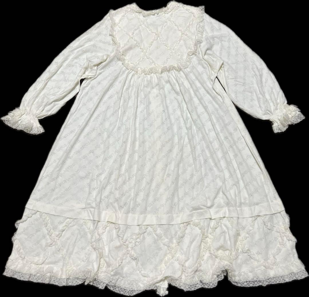 ヒスクローネ さえら ネグリジェ　豪華 レースワンピース アキアカネ