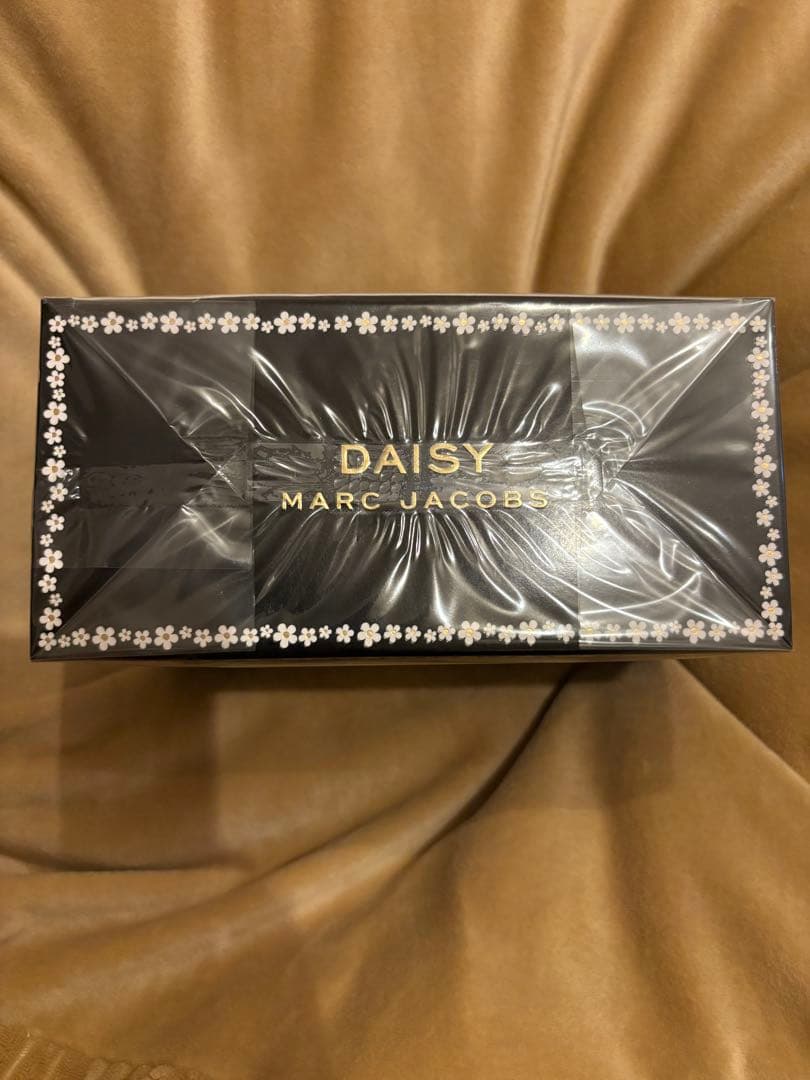 ♦︎ 新品未開封 マークジェイコブス デイジー 50ml×2
