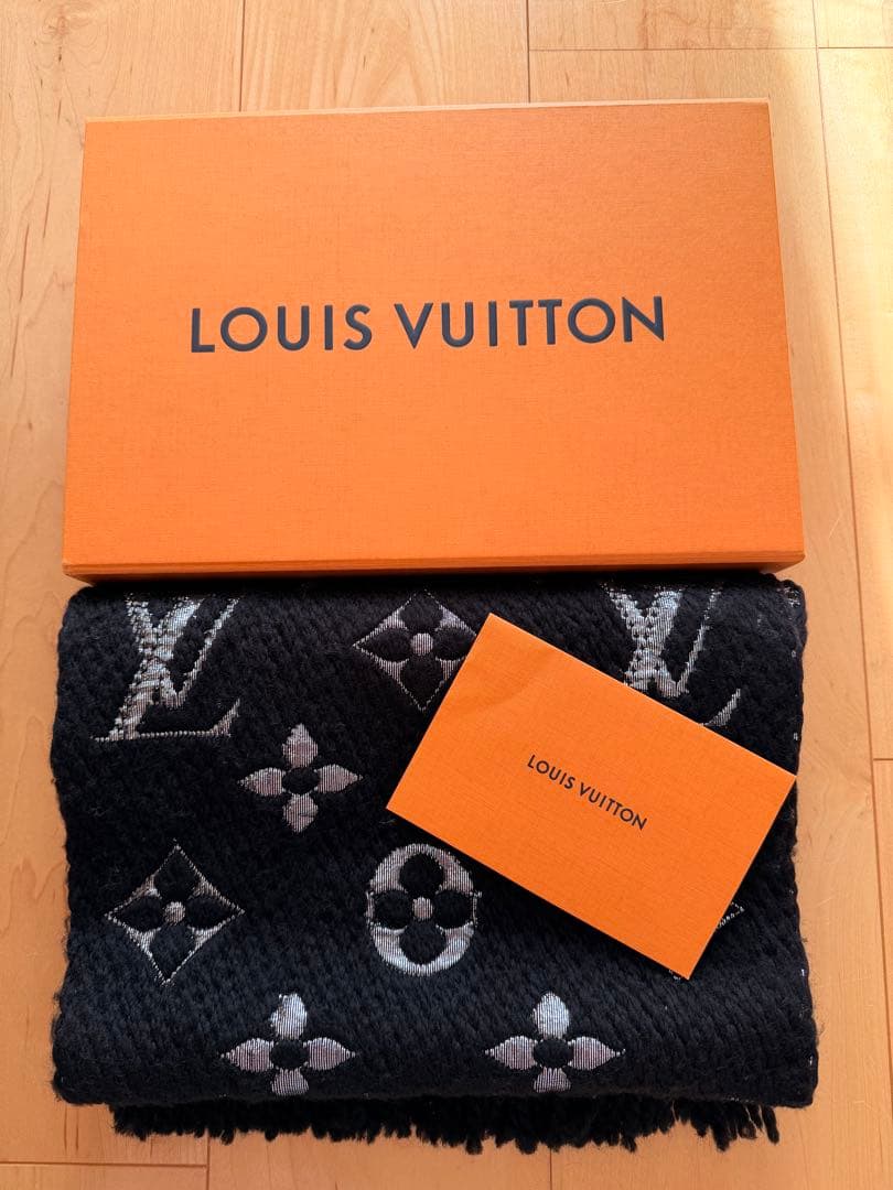 【Louis Vuitton】Ｍ75833 ロゴマニア　ルイヴィトン　マフラー