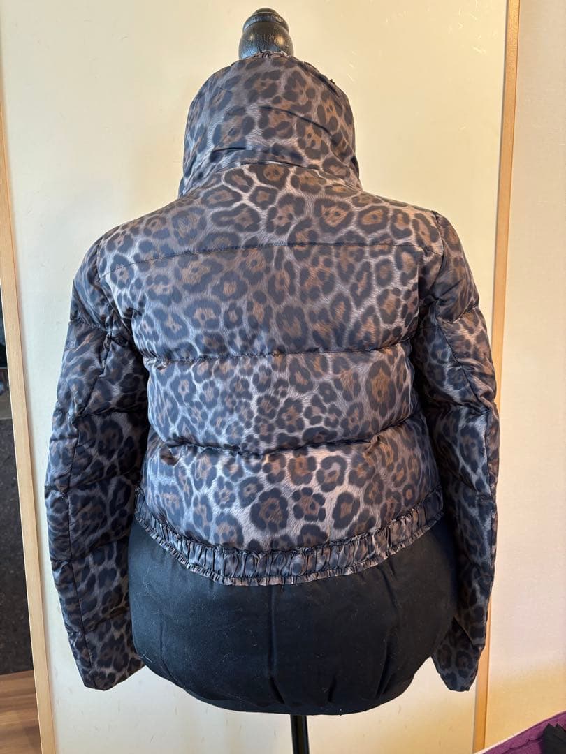 MONCLER ヒョウ柄 フード付きダウンジャケット