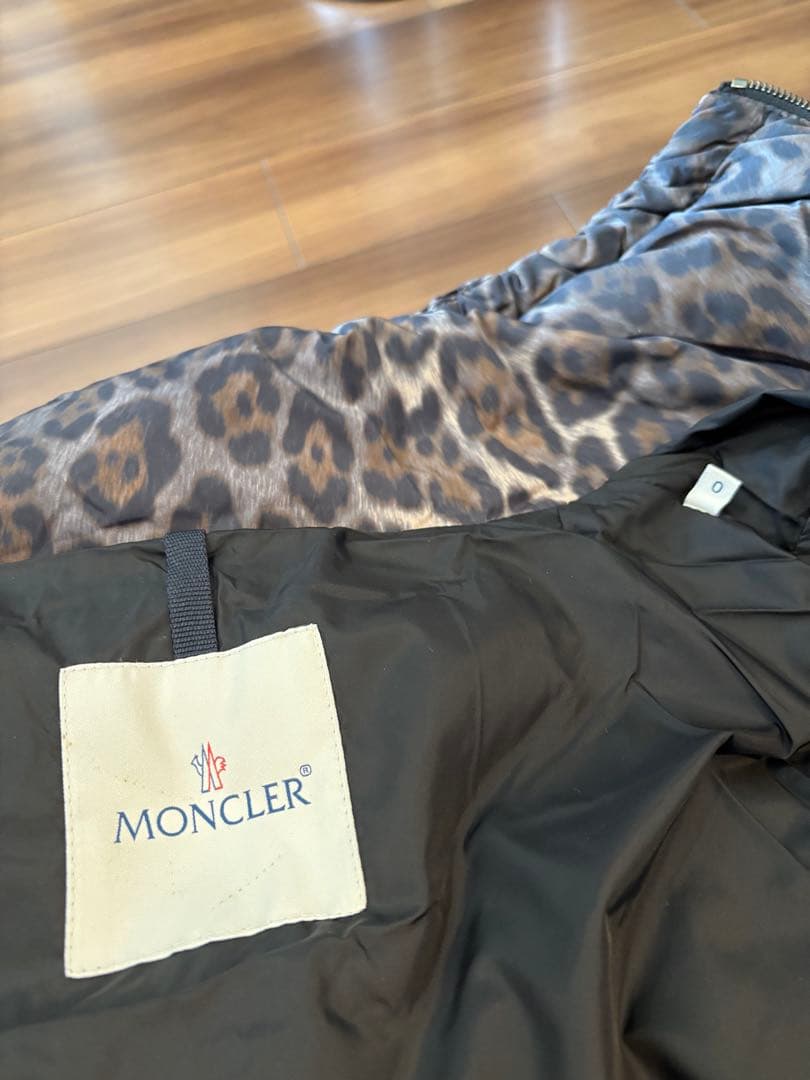 MONCLER ヒョウ柄 フード付きダウンジャケット