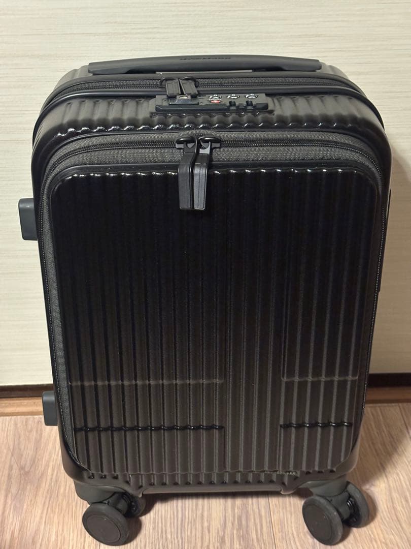 みページ　INV30 Mad Black 21L Coin-Locker