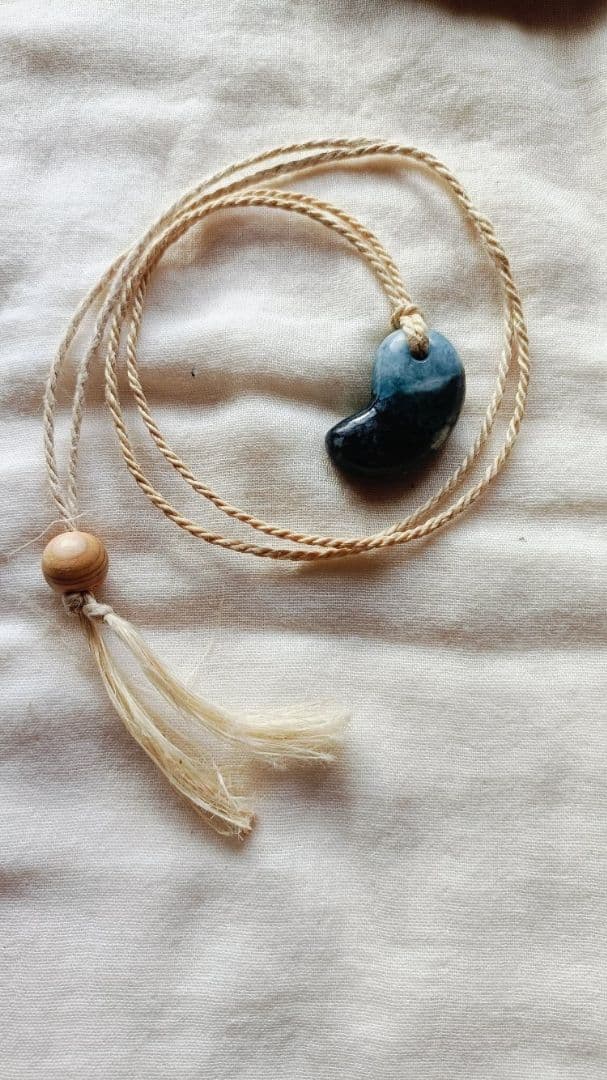 糸魚川翡翠＆精麻編みネックレス