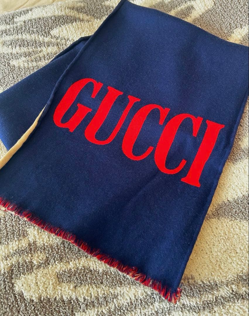 GUCCI ウール　ロゴマフラー
