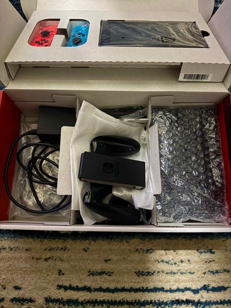 Nintendo Switch ネオンブルー・レッド本体