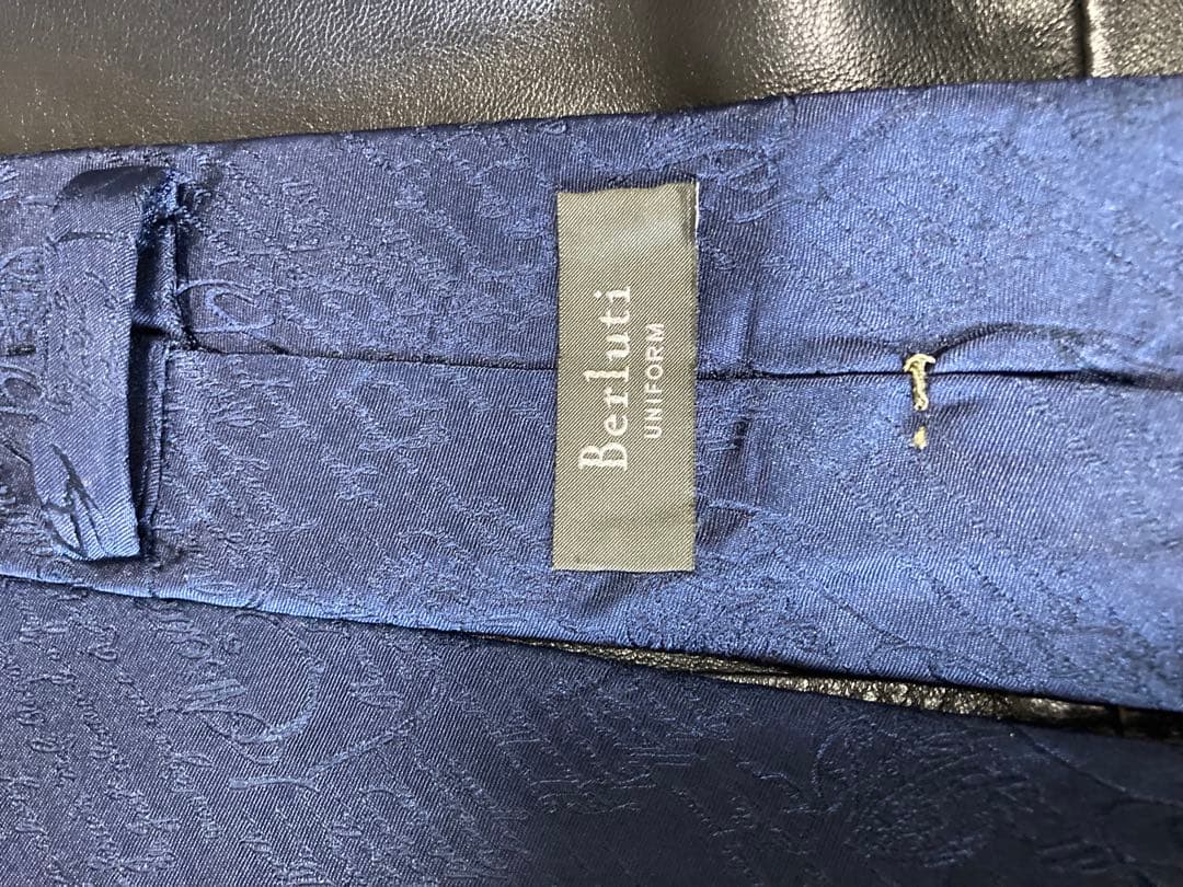 Berluti カリグラフィ　ネクタイ ネイビー