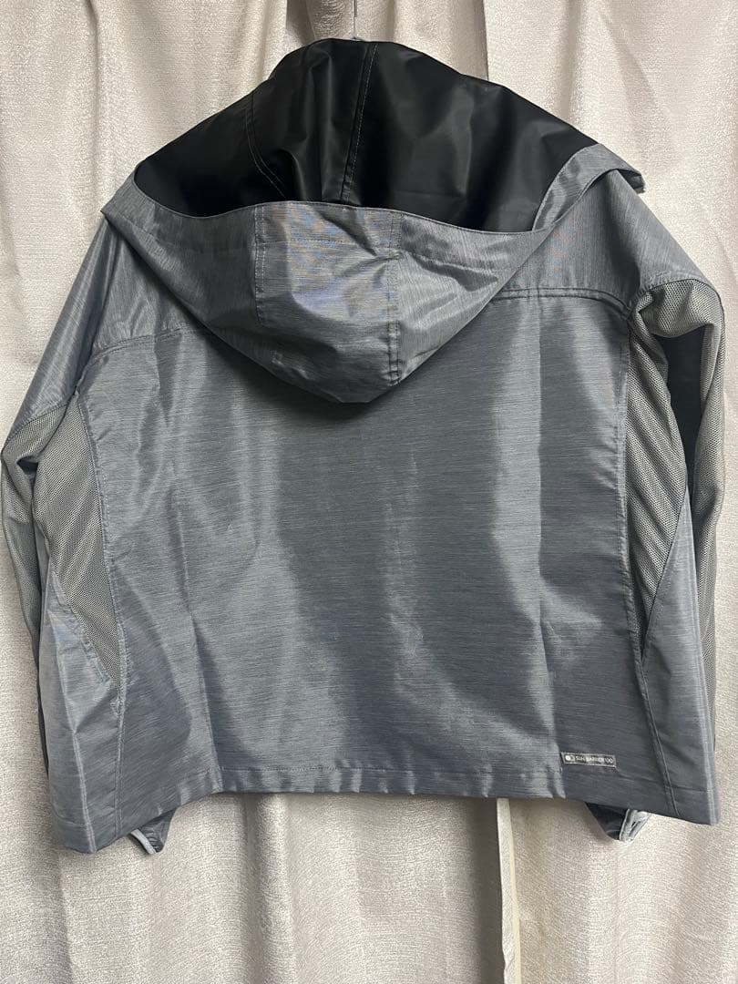新品試着のみ サンバリア100 パーカー ポケット付き