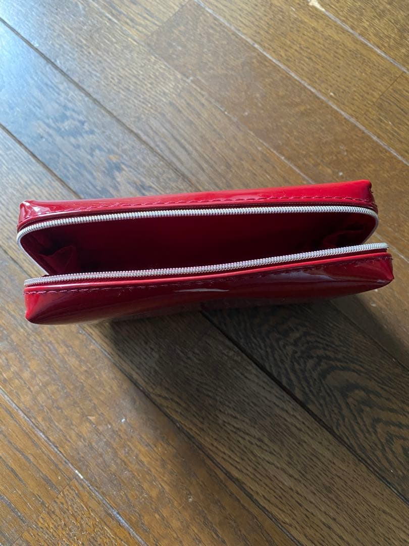 ♥新品未使用♥ CHANEL メイクアップ　ノベルティエナメルポーチ レッド