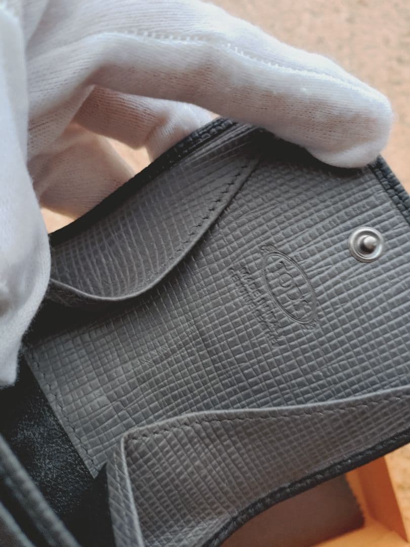 TOD'S トッズ ケース 箱 ショッパー付 ブラックx グレー
