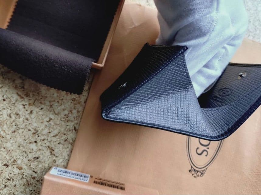 TOD'S トッズ ケース 箱 ショッパー付 ブラックx グレー