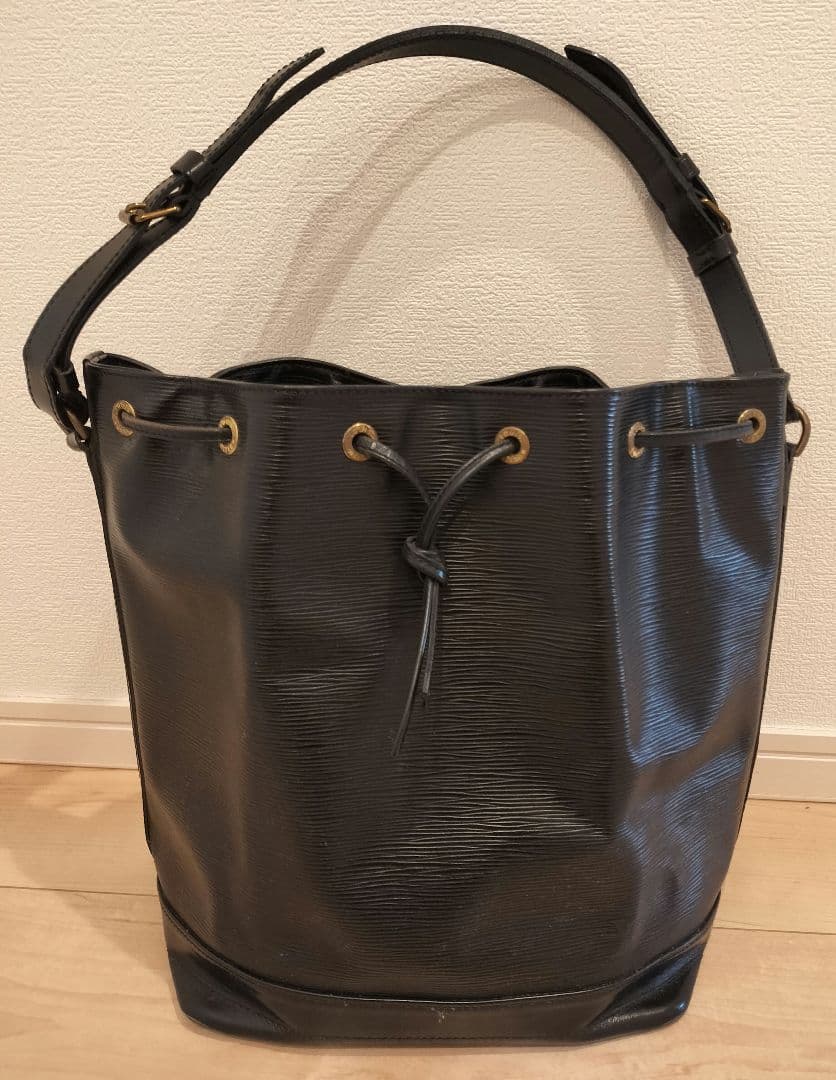 黒　バケットバッグ 　ブラック