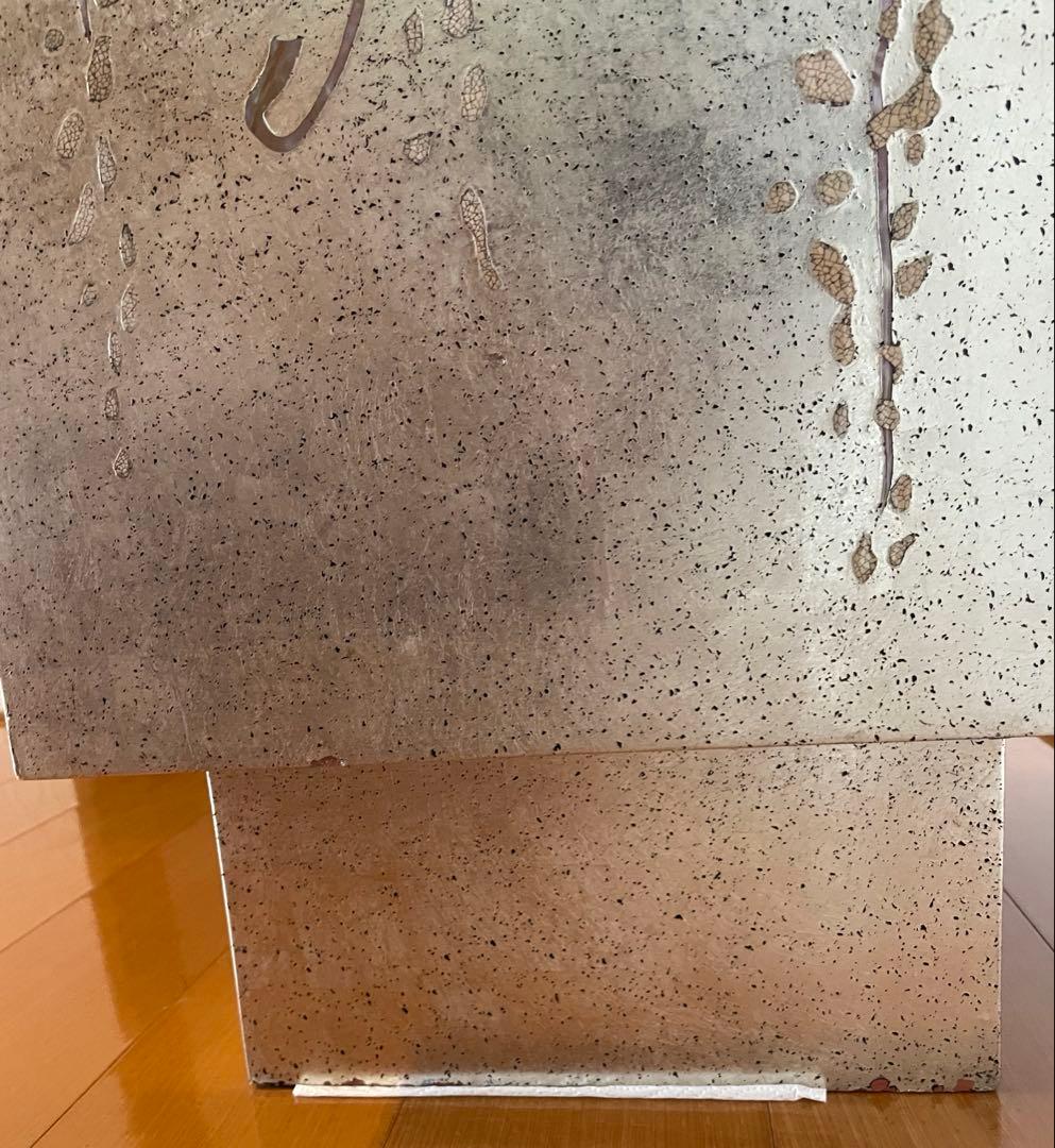 ドン・シェル・メタルウェアの鍾乳石花瓶スタンドとアロエの花瓶