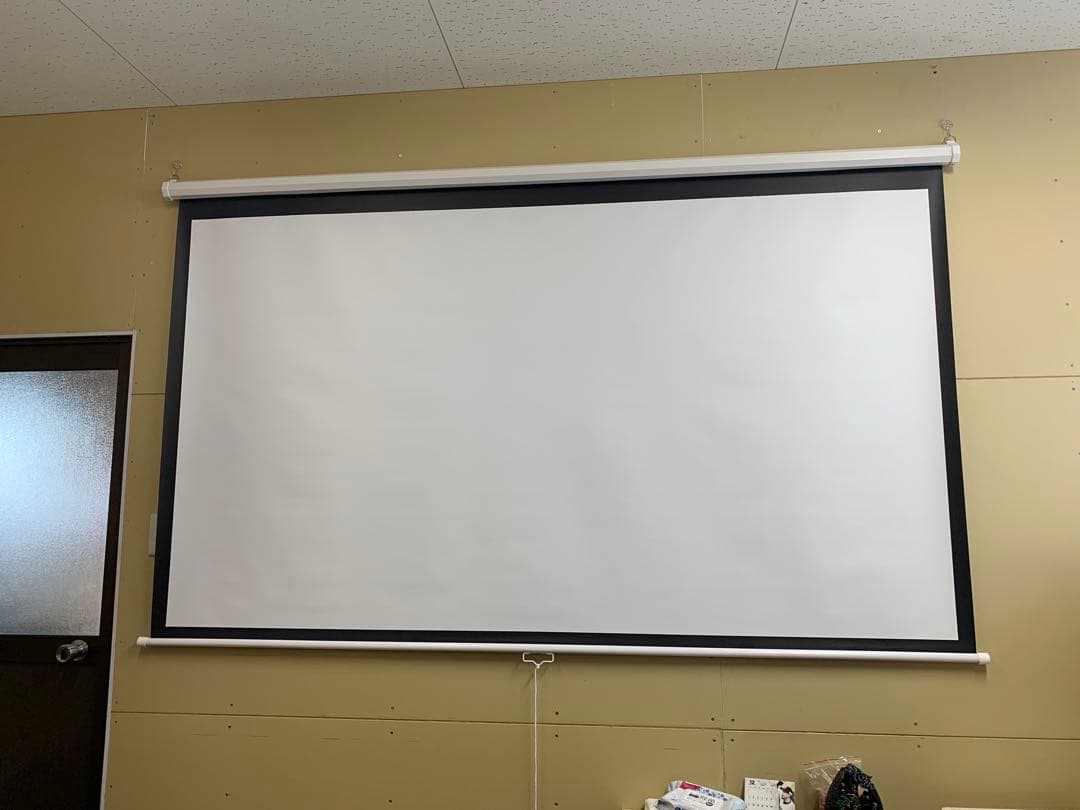 プロジェクタースクリーン120インチ16:9　吊り下げ式、自宅　学校、会社、適用