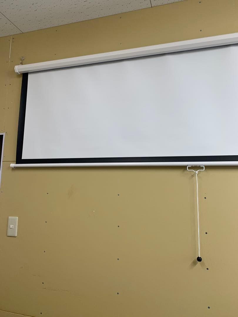 プロジェクタースクリーン120インチ16:9　吊り下げ式、自宅　学校、会社、適用