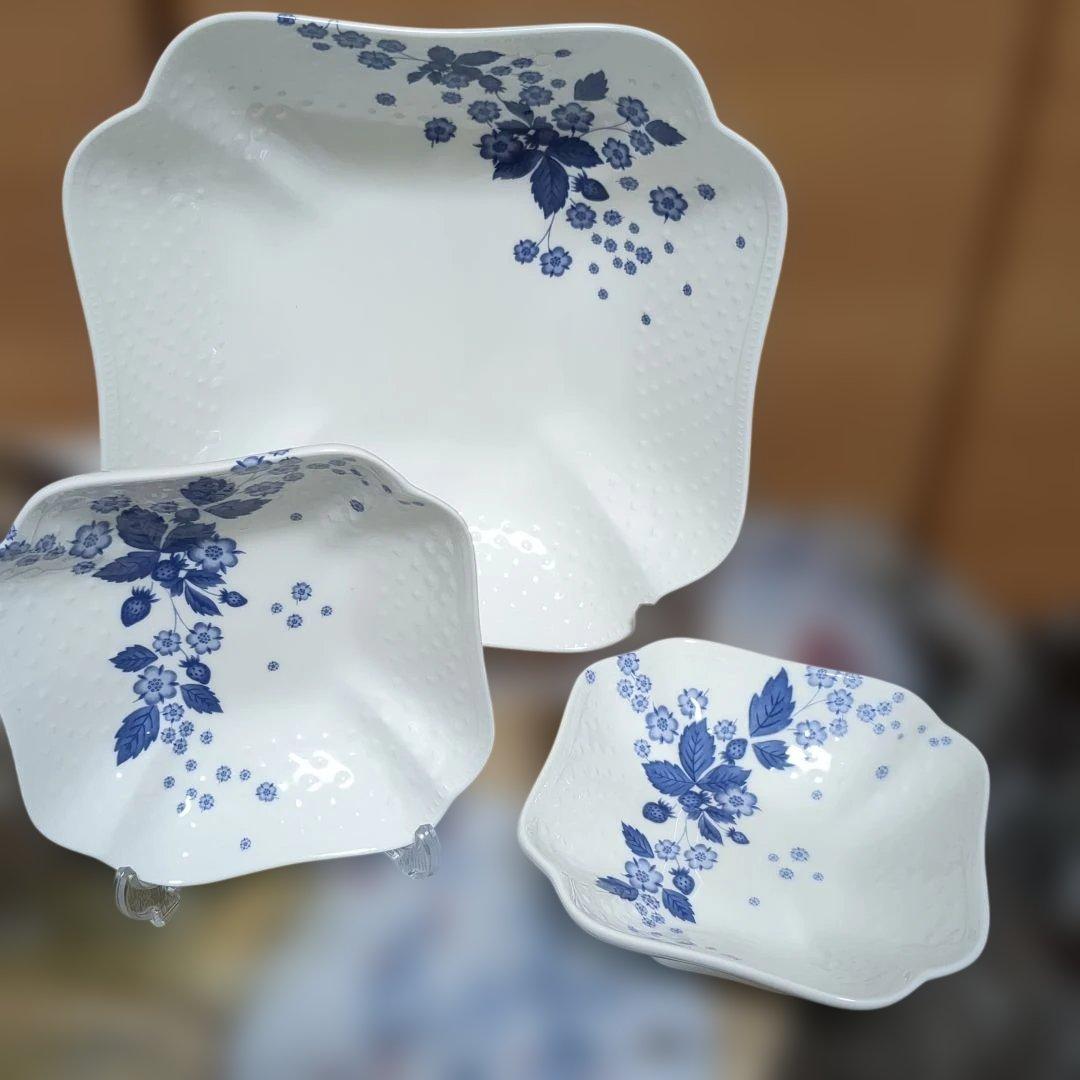 ウェッジウッド　 ストロベリーブルームインディゴ　ボウル大小3点セット