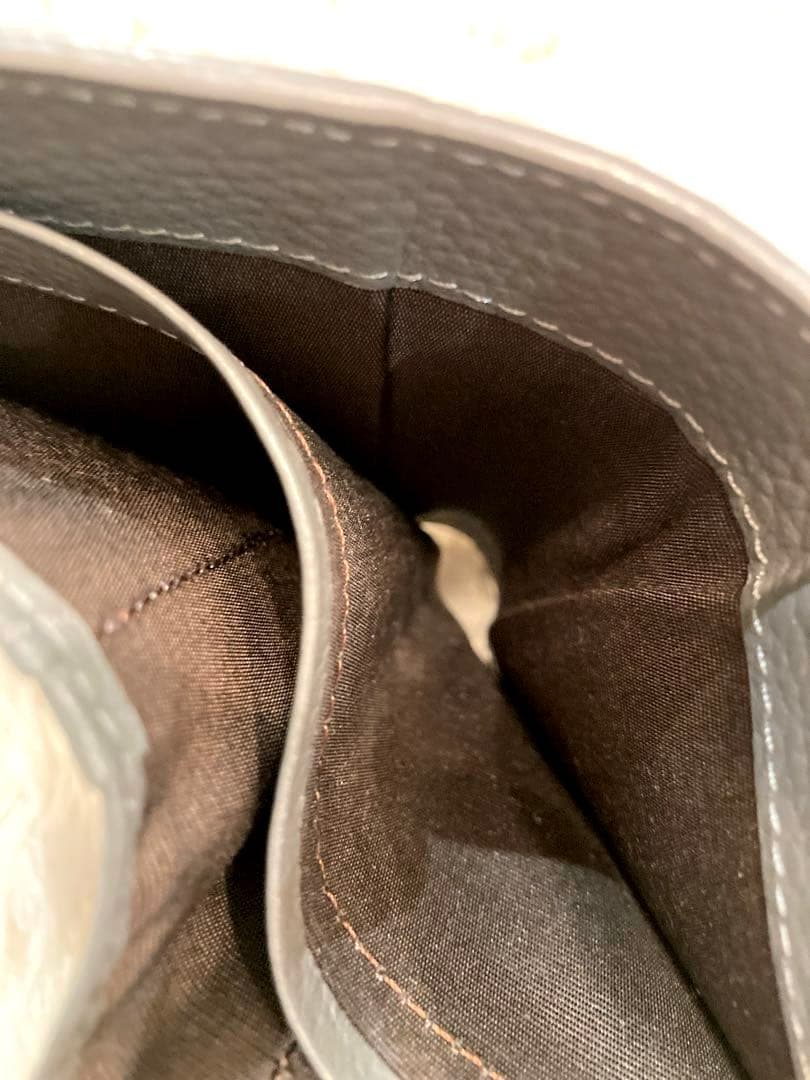 【美品】russet モノグラムプレートハーフウォレット　二つ折り財布　グレー