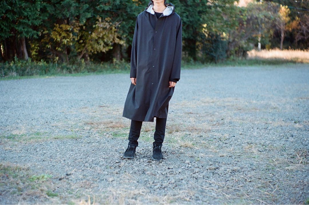 紙タグ付き美品！ COMOLI（コモリ） レインコート 22ss サイズFree