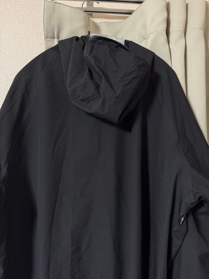 紙タグ付き美品！ COMOLI（コモリ） レインコート 22ss サイズFree