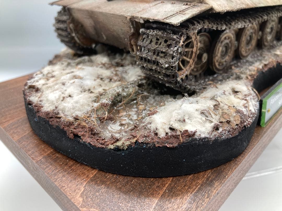 戦車模型完成品 1/35 ティーガー1後期型ヴィネット作品 全塗装済み完成品