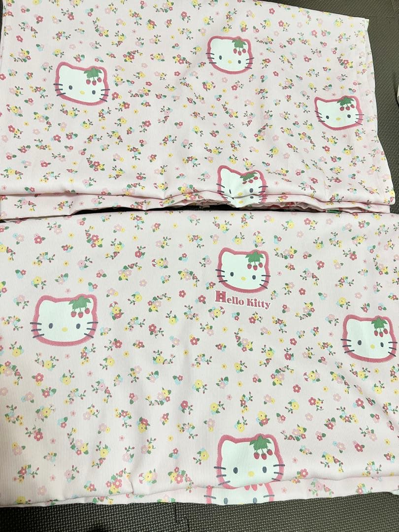 ハローキティ　カーテン　180cm 2枚組