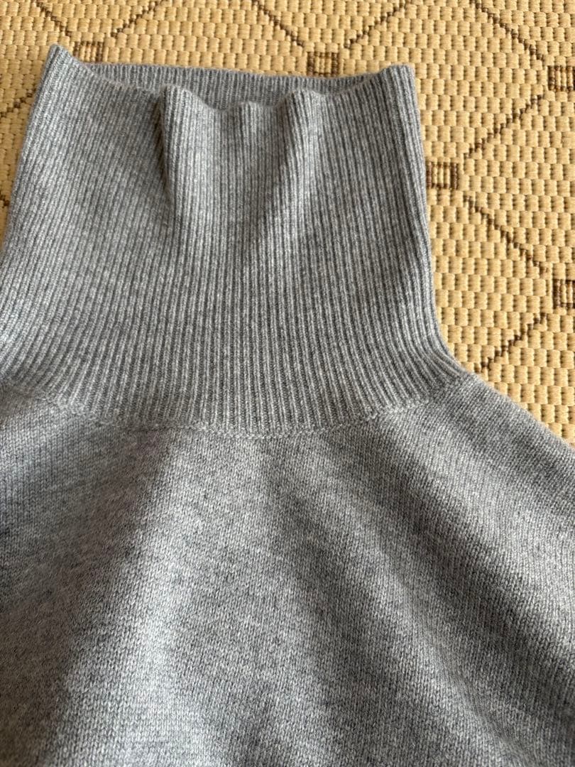 新品　北欧暮らしの道具店　やわらかに包むカシミヤシルク混タートルネックニット