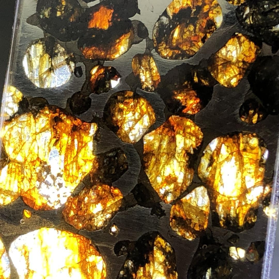 パラサイト隕石 隕石　石鉄隕石　セリコ隕石 美品　重さ約6ｇ　ケース付